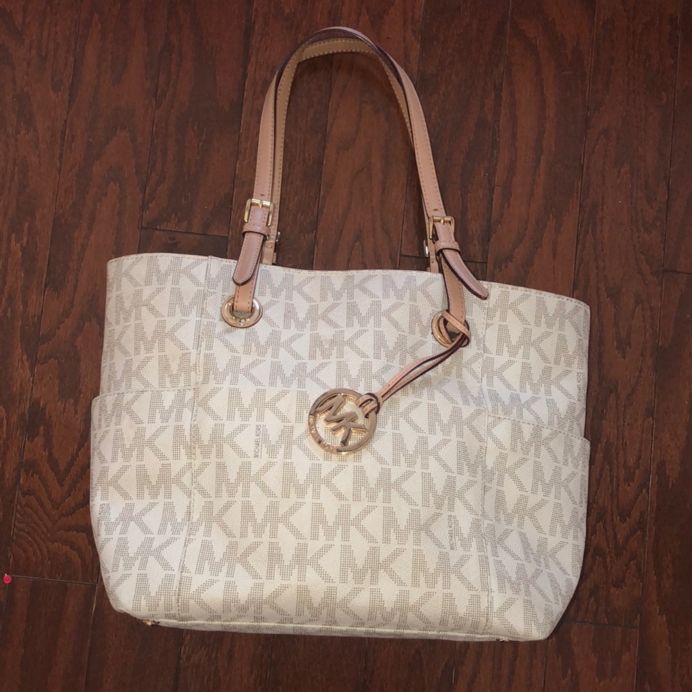 REDUCED!! Michael Kors signature tote